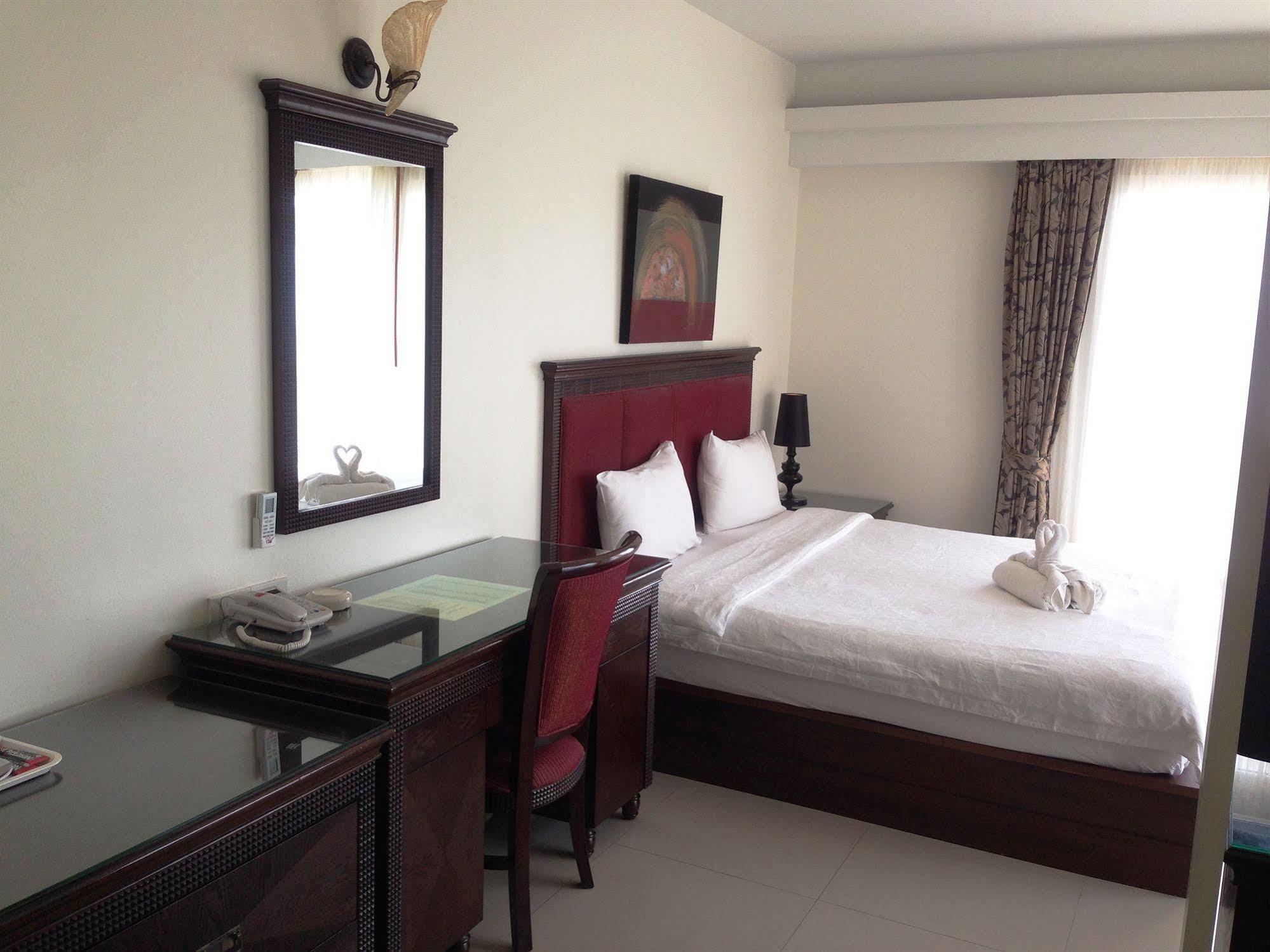 The New Eurostar Jomtien Beach Hotel ภายนอก รูปภาพ